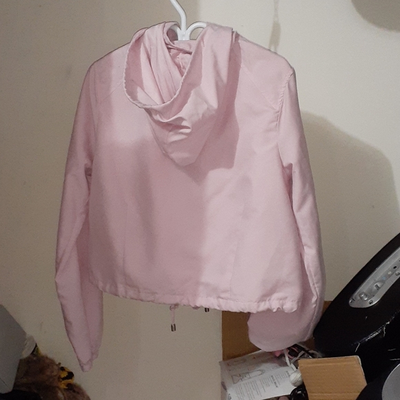 Pink windbreaker - Picture 2 of 4